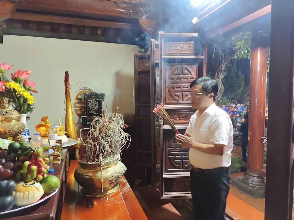 Anh-tin-bai